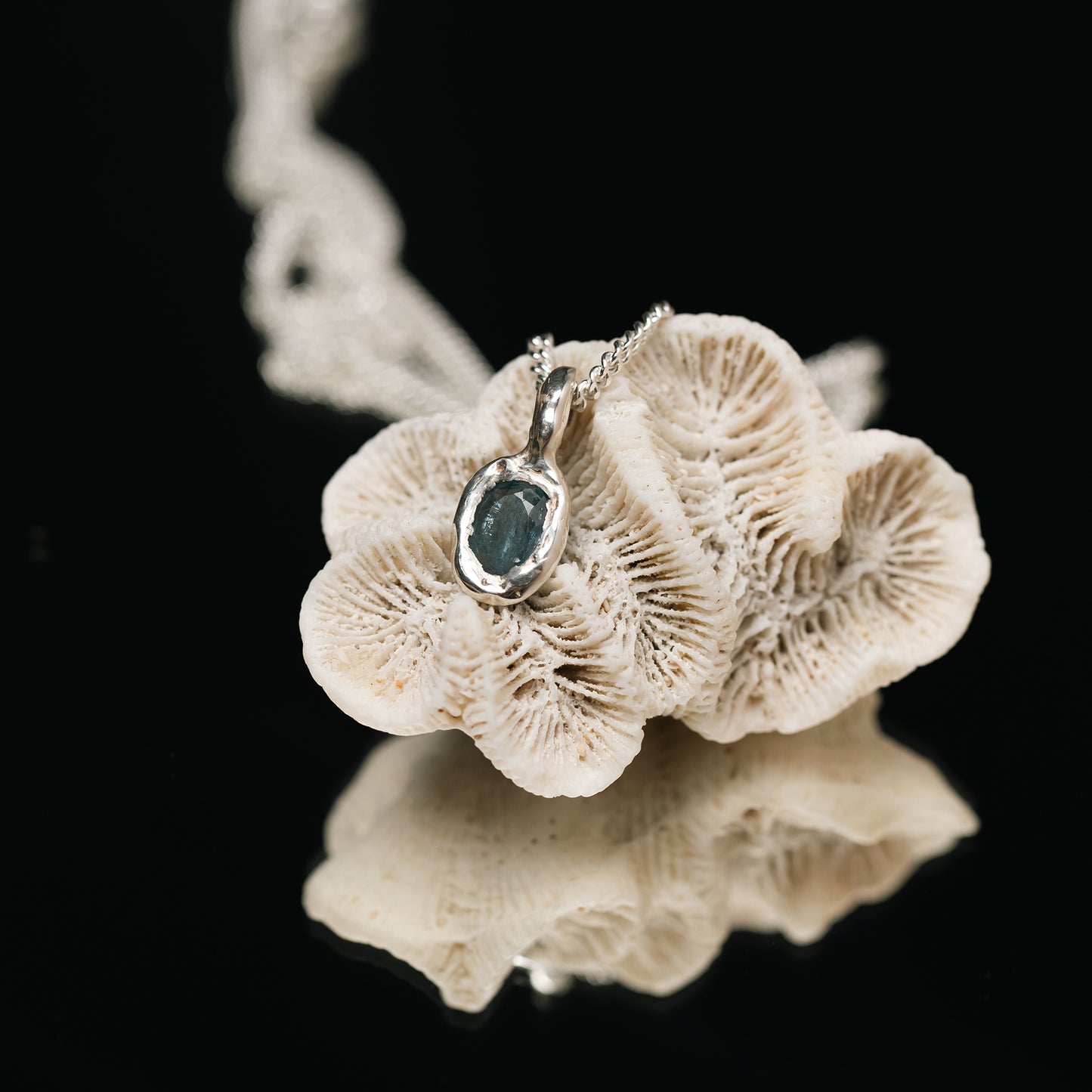 Aquamarine pendant