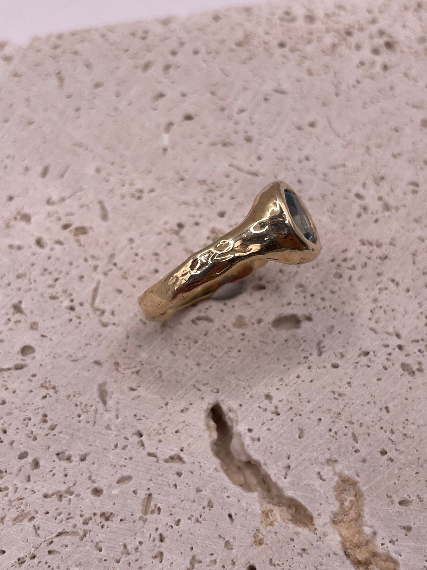 Topaz oval