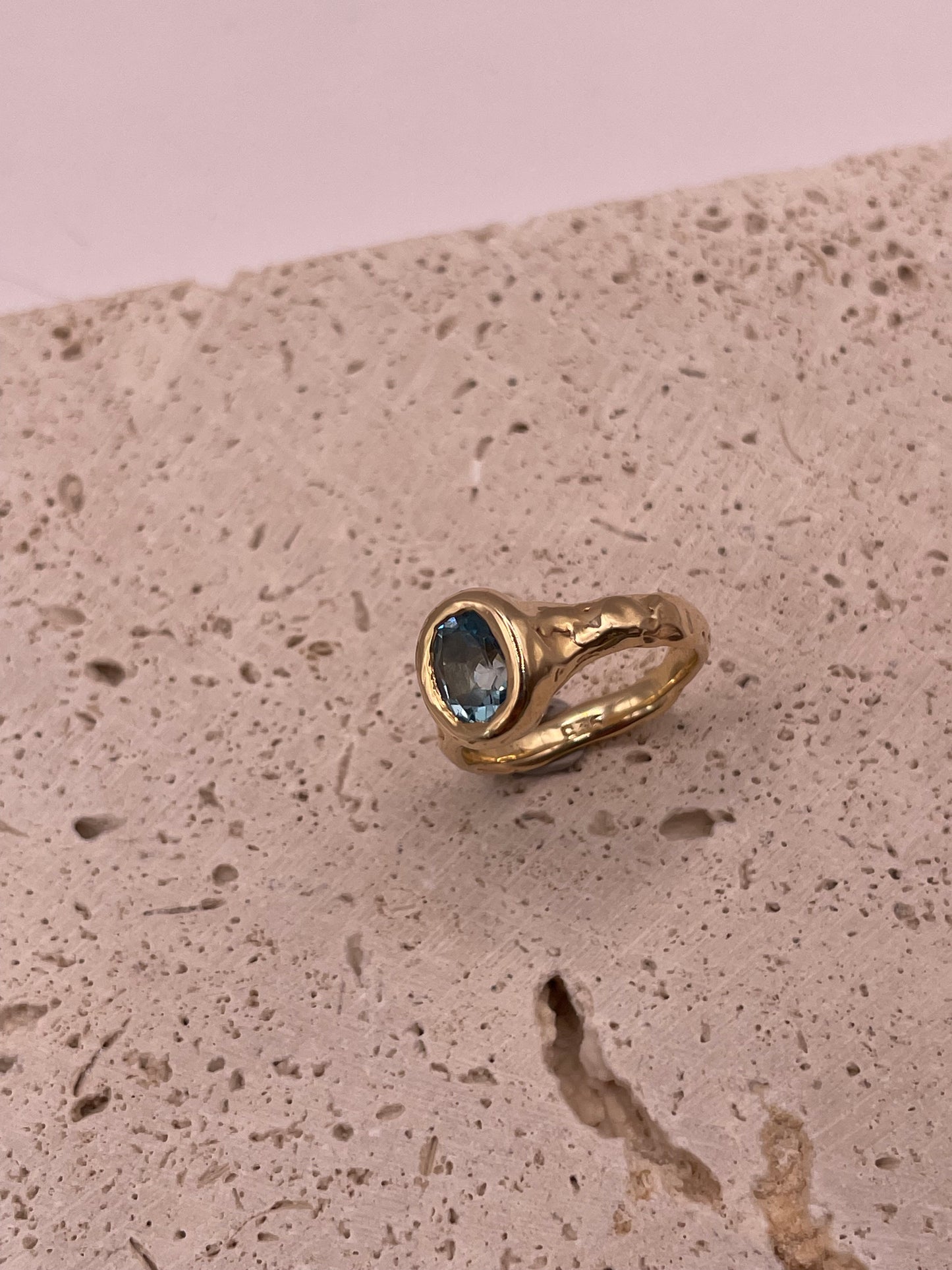 Topaz oval